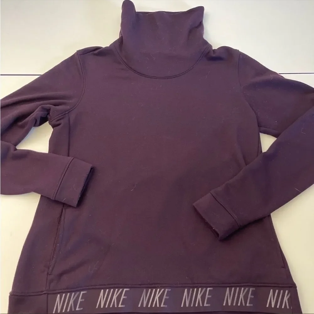 ‎Nike medium sweatshirt